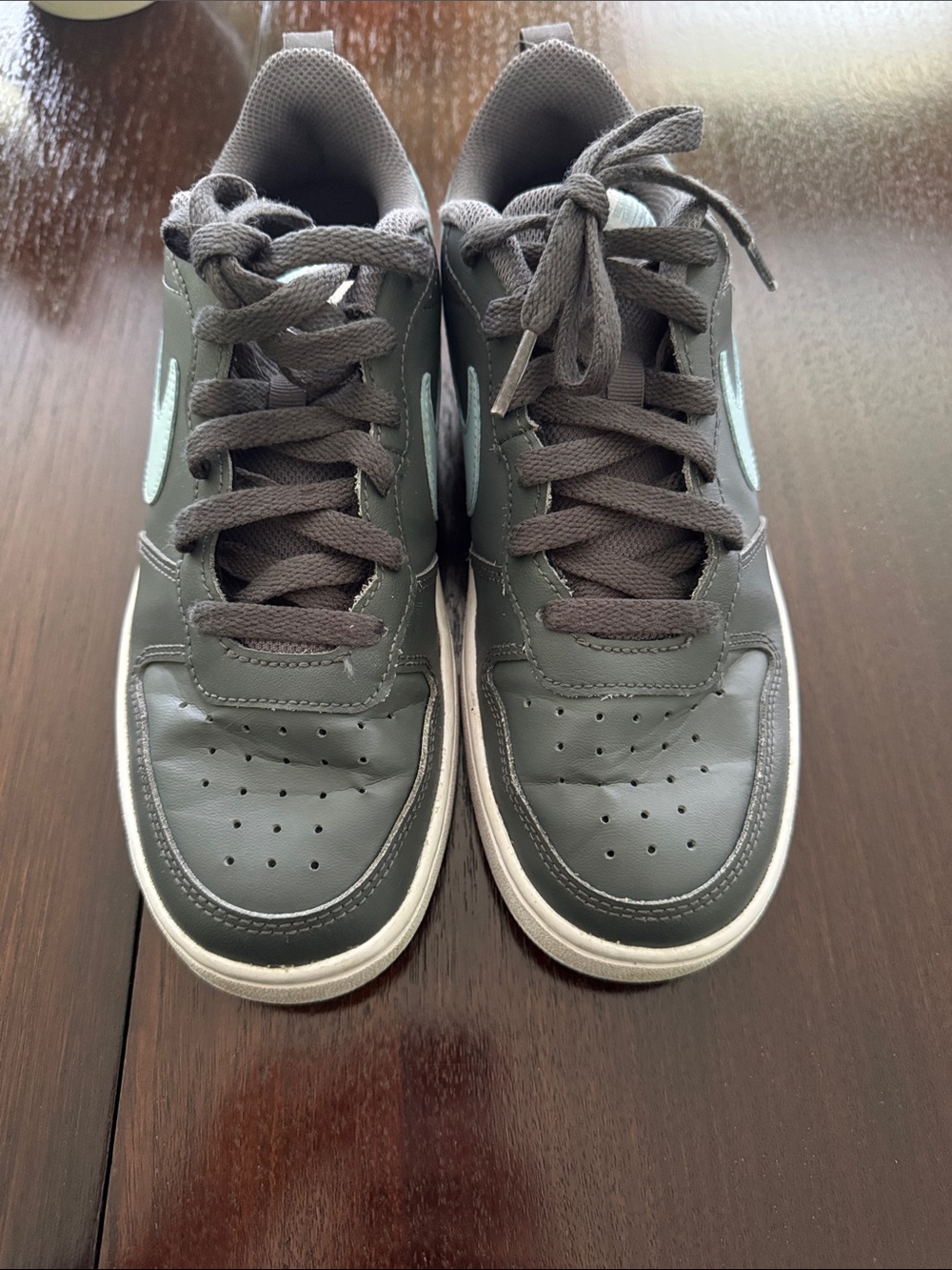 Nike Gray Sneakers with Mint Swoosh Accent size 6 big kids